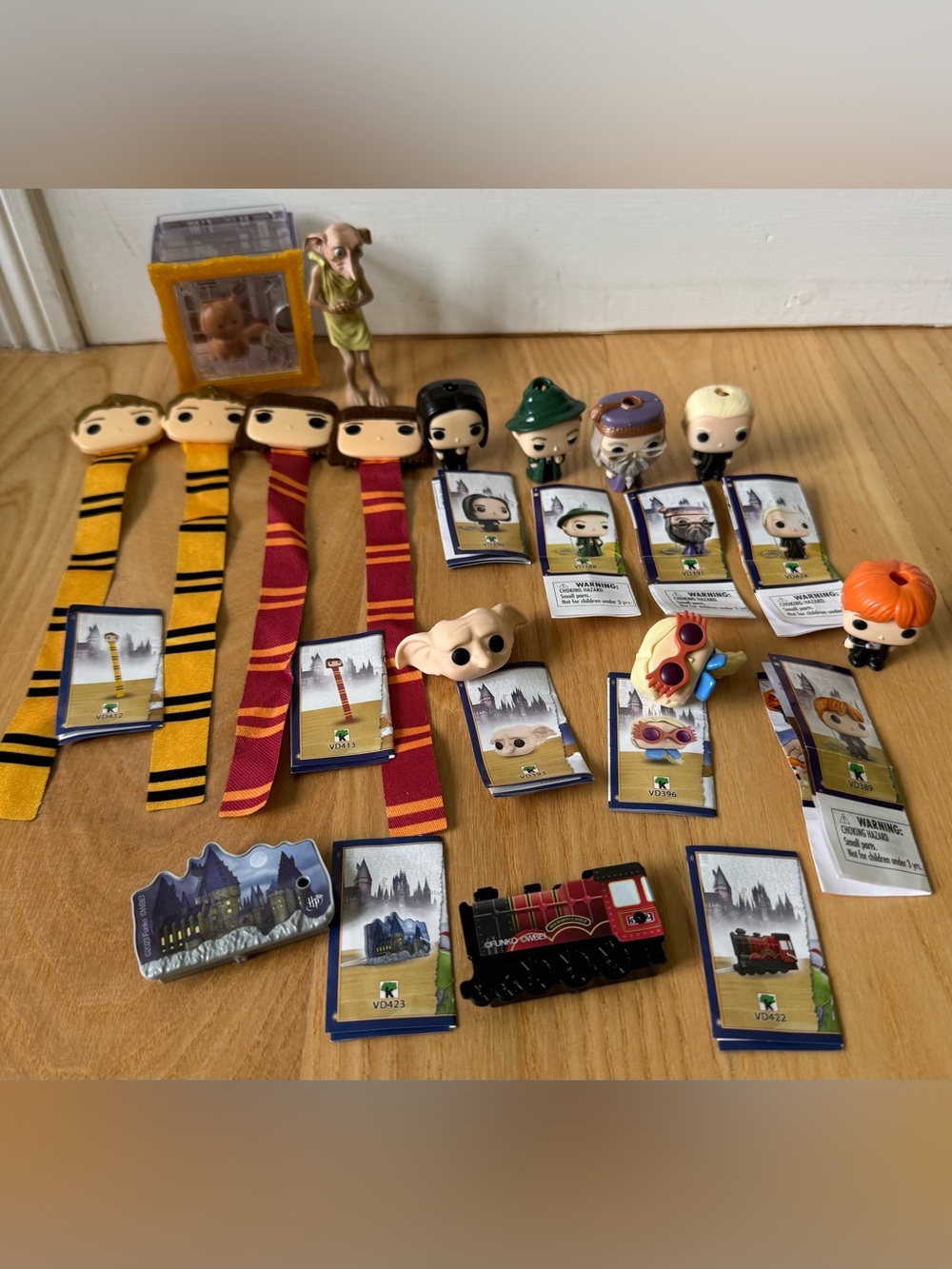Harry Potter Kinder Joy Funko Lot 15 Figures Bookmarks Dobby Hogwarts Train